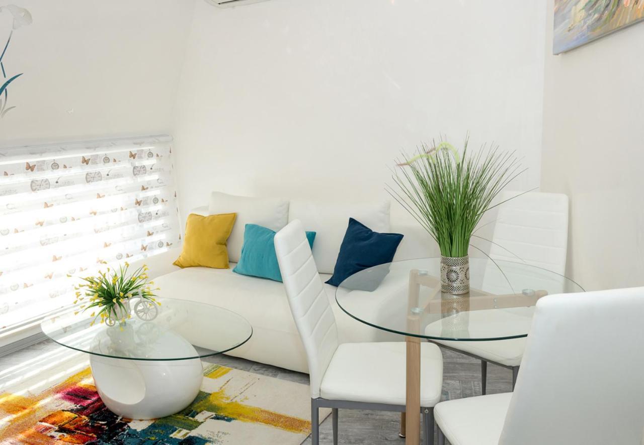 Acrylic & Pastel Apartments ヴァルナ エクステリア 写真