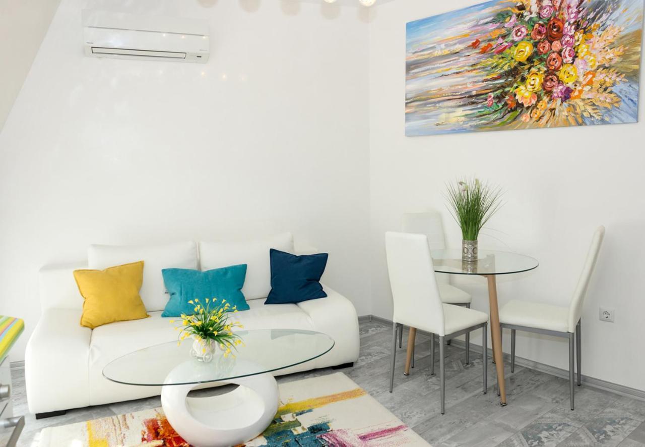 Acrylic & Pastel Apartments ヴァルナ エクステリア 写真